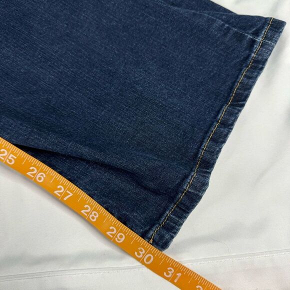 Torrid Jean Relaxed Boot Cut Size 18 SHORT? Dark Wash Zip Fly Stretch Mid Rise - Picture 8 of 10